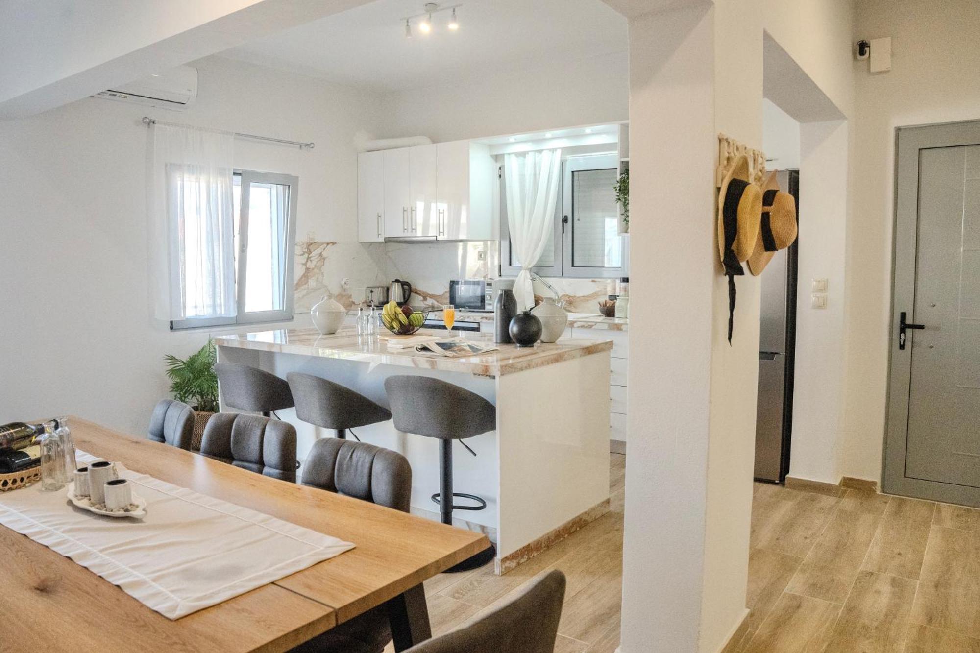 Exquisite 4-Bedroom Prestige Apartment Rhodes City Exterior foto